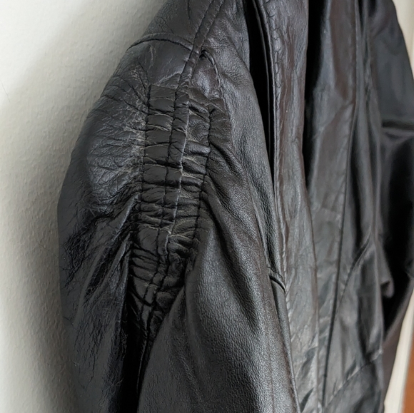 Vintage leather jacket from 1988 originally bought  leather ranch in Calgary - Picture 4 of 6